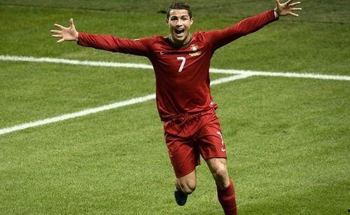 足球球员吃瓜,球员们的趣味生活瞬间