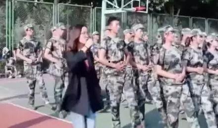潍坊军训跳舞吃瓜群