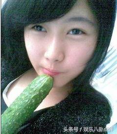 美女挑战吃瓜,趣味横生，网友直呼过瘾！