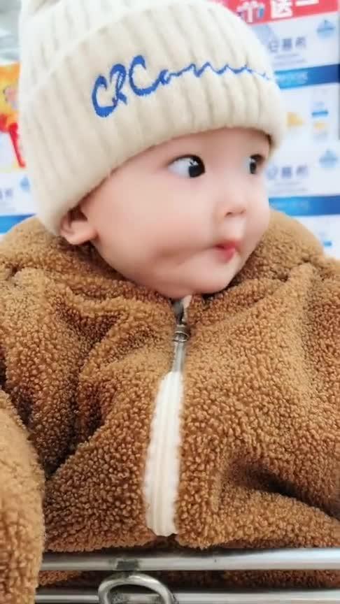 小孩吓得不敢吃瓜,小鬼头吓得不敢吃瓜的趣事