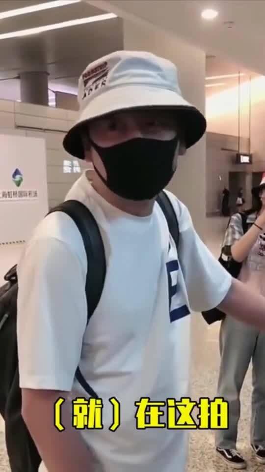 吃瓜路人遇到明星,偶遇明星！吃瓜路人现场直击