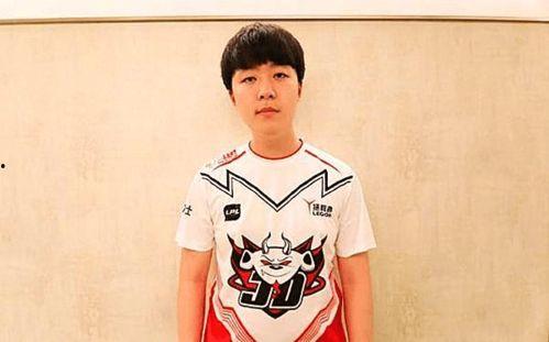 瓶子吃瓜转会lgd,电竞圈再掀风云