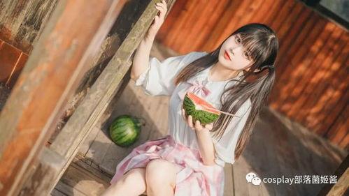 带你吃瓜少女,带你领略校园里的“吃瓜”少女风采