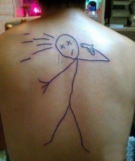 吃瓜纹身被喷水,喷水事件引发网友热议