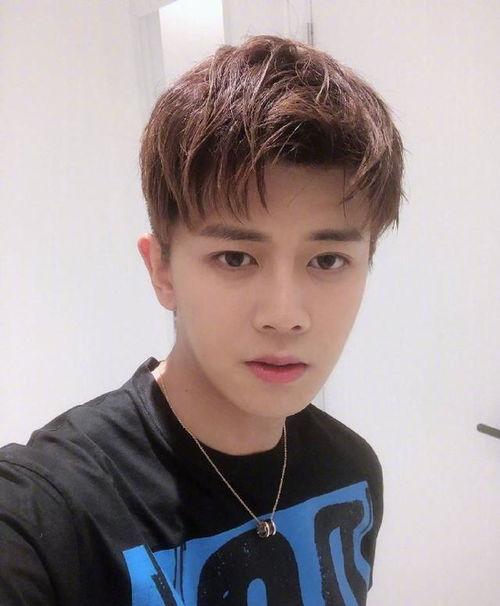 任嘉伦某日常吃瓜  第3张